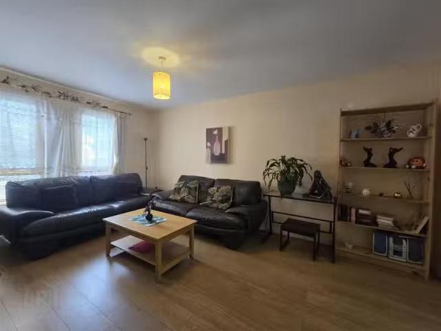 Rental! 15 Heath Lodge Avenue