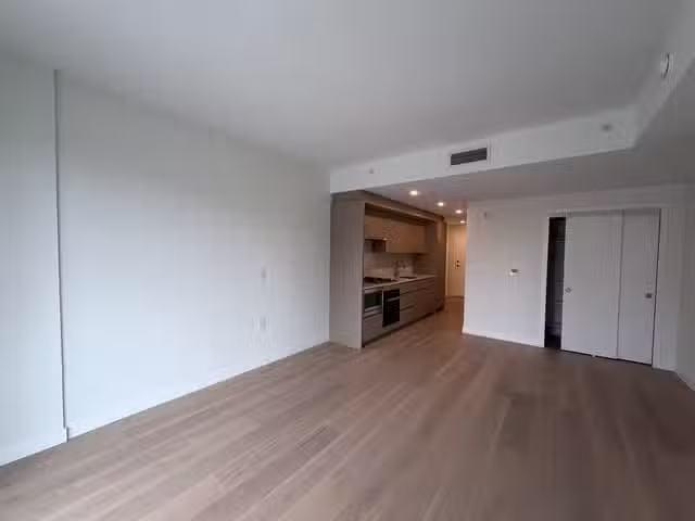 For Rent! 1 BA Apartment for rent in Vancouver, Vancouver West.