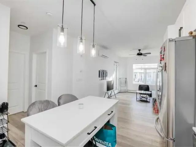 For Rent 1 Bedroom Condo Calgary AB DS101186113