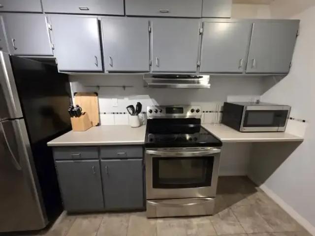 For Rent 1 Bedroom Condo Calgary AB DS102752406