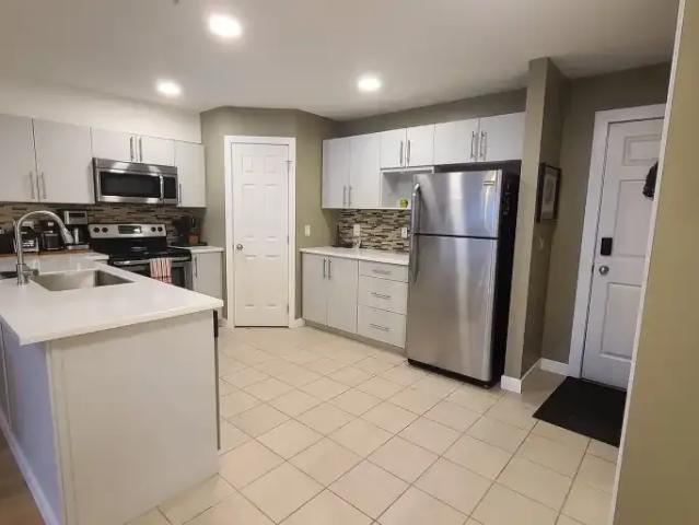 For Rent 1 Bedroom Condo Calgary AB DS103379917