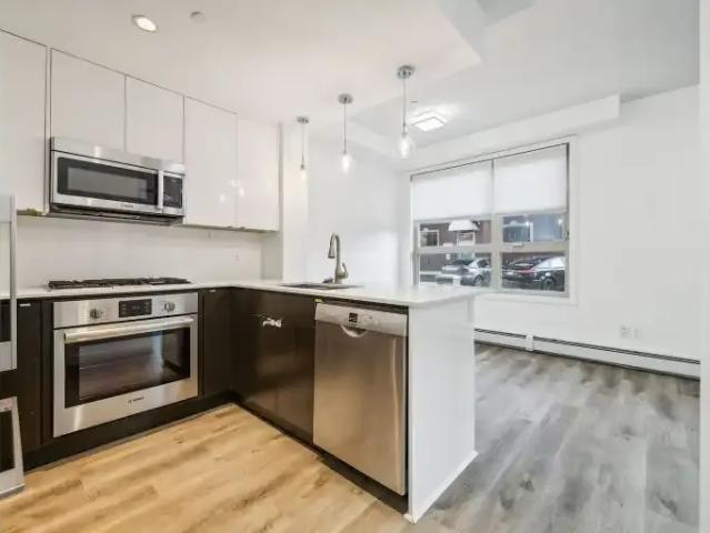For Rent 1 Bedroom Condo Calgary AB DS104180428