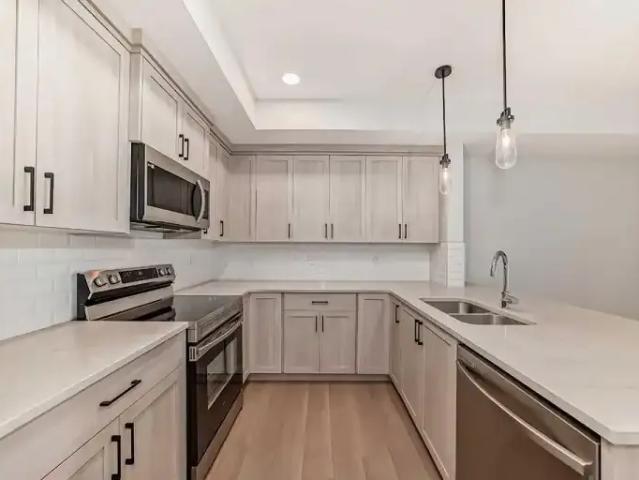 For Rent 1 Bedroom Condo Calgary AB DS104181428