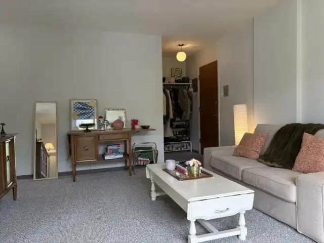 For Rent 1 Bedroom Condo Calgary AB DS104182202