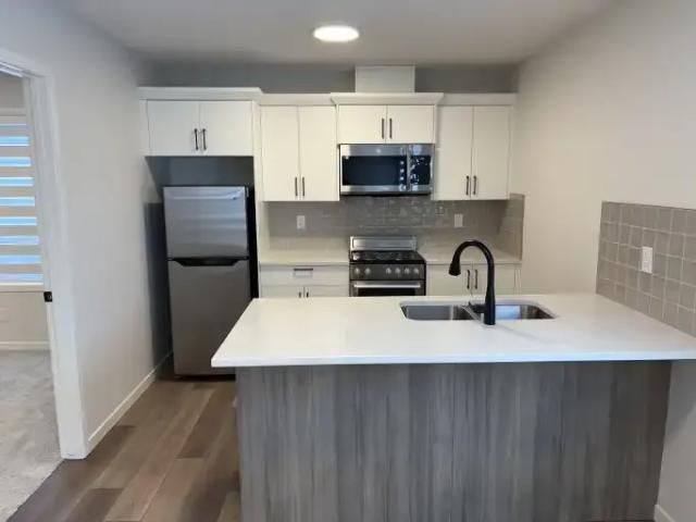 For Rent 1 Bedroom Condo Calgary AB DS104224387
