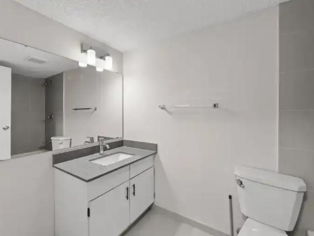 For Rent 1 Bedroom Condo Calgary AB DS104401585