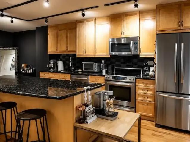 For Rent 1 Bedroom Condo Edmonton AB DS104681773