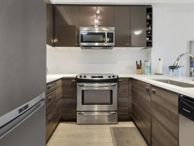 For Rent 1 Bedroom Condo Surrey BC DLS102518497