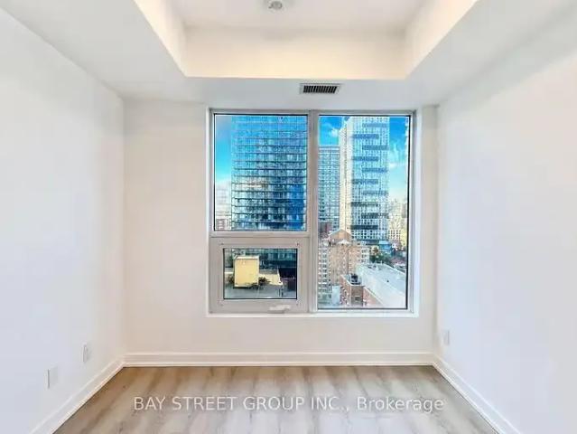 For Rent 1 Bedroom Condo Toronto ON DLS102915119