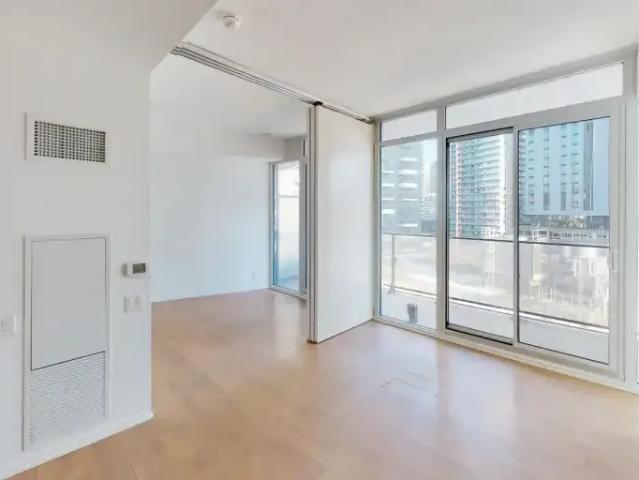 For Rent 1 Bedroom Condo Toronto ON DS101827458