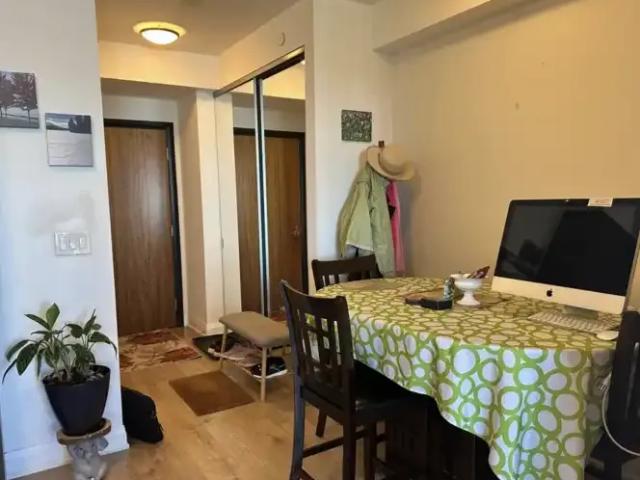 For Rent 1 Bedroom Condo Toronto ON DS103243616