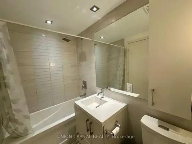 For Rent 1 Bedroom Condo Toronto ON DS103338334