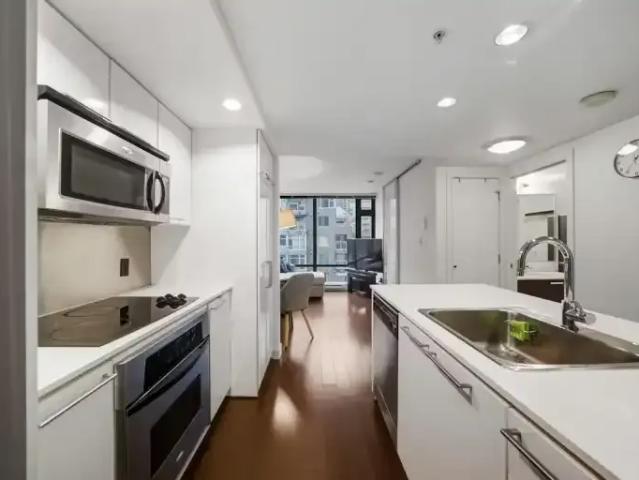 For Rent 1 Bedroom Condo Vancouver BC DS102306661