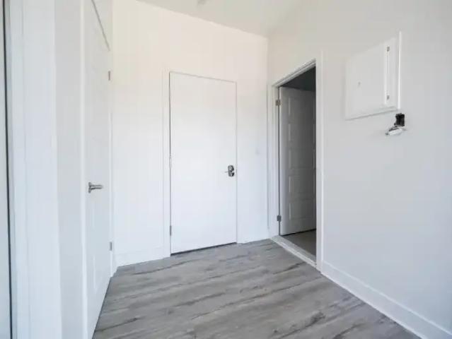For Rent 1 Bedroom Apartment Montreal QC DS101300806