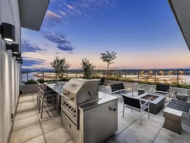 For Rent 1 Bedroom Apartment New Westminster BC DS104106339