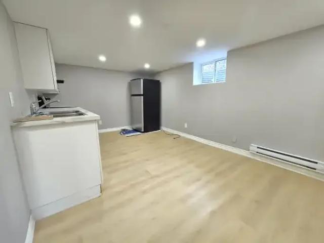 For Rent 1 Bedroom Apartment Oshawa ON DS105150900