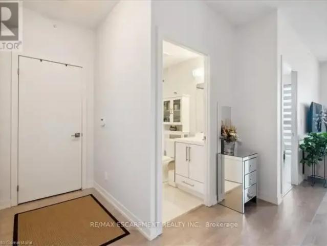 For Rent 1 Bedroom Apartment Burlington ON DS102883572