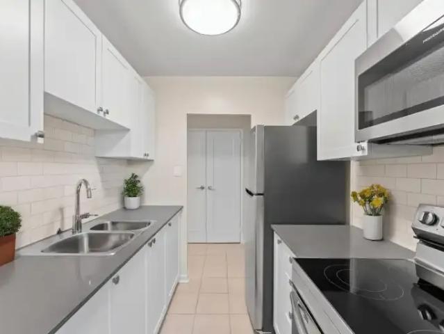 For Rent 1 Bedroom Apartment Burlington ON DS104875685