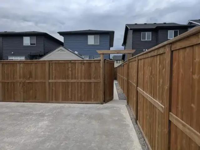 For Rent 1 Bedroom Apartment Cochrane AB DS104181051