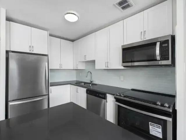 For Rent 1 Bedroom Apartment Etobicoke ON DS104782177