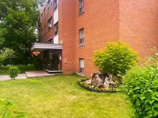 For Rent 1 Bedroom Apartment East York ON DS101789554