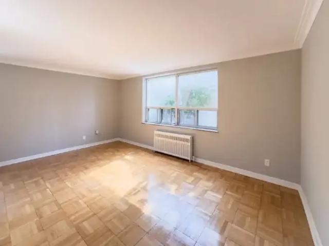For Rent 1 Bedroom Apartment East York ON DS103367629