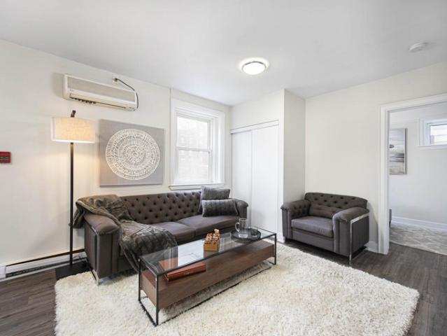 For Rent 1 Bedroom Apartment Hamilton ON DS94120774