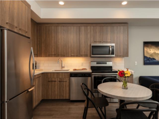 For Rent 1 Bedroom Apartment Kelowna BC DS103090170
