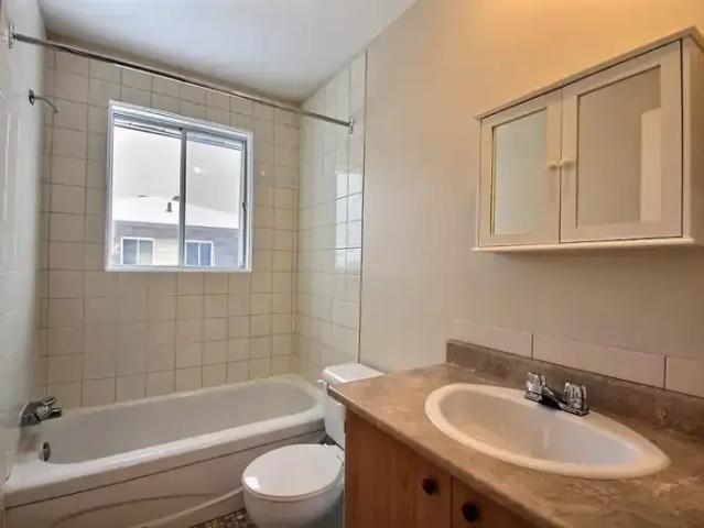 For Rent 1 Bedroom Apartment Saguenay QC DS104178761
