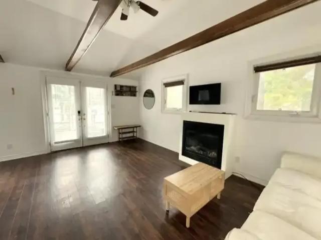 For Rent 1 Bedroom Apartment Tiny ON DS105394661