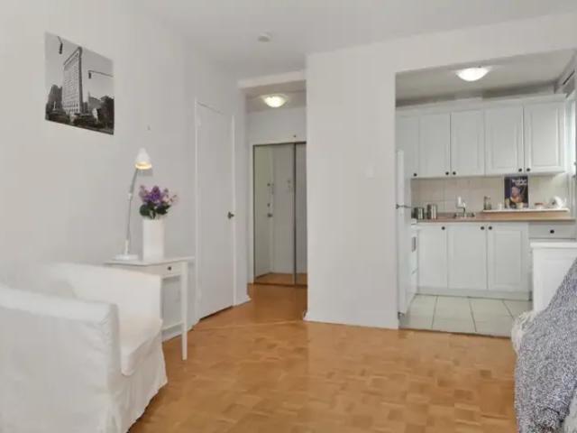 For Rent 1 Bedroom Apartment Toronto ON DS102752207