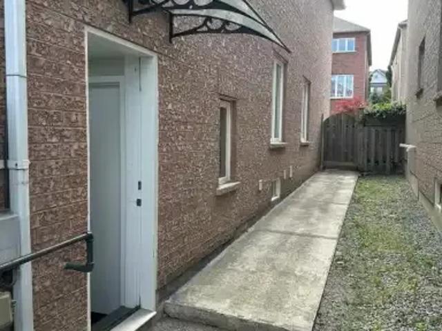 For Rent 1 Bedroom Apartment Vaughan ON DS104941165