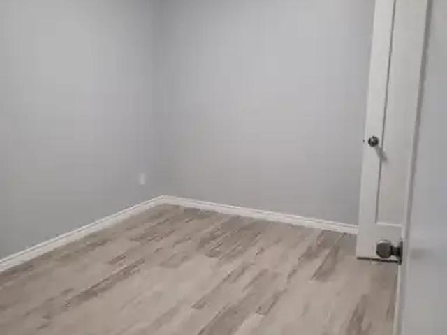 For Rent 1 Bedroom Apartment Windsor ON DS102715536