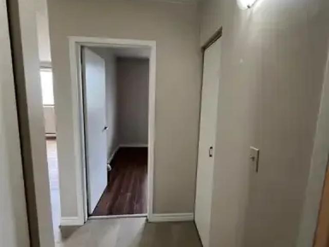 For Rent 1 Bedroom Apartment Windsor ON DS102204356