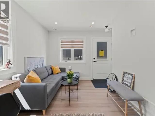 For Rent 1 Bedroom Apartment Windsor ON DS103179317