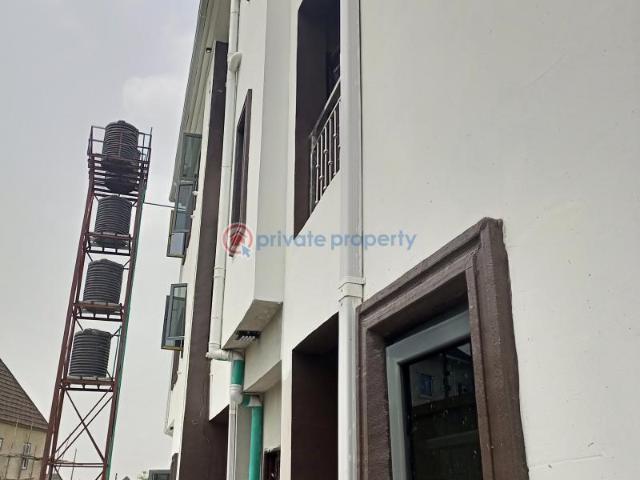 For rent: 1 bedroom Flat & Apartment Divine Avenue Bucknor Isolo Lagos PID: 6PBPKS | Private Property Nigeria