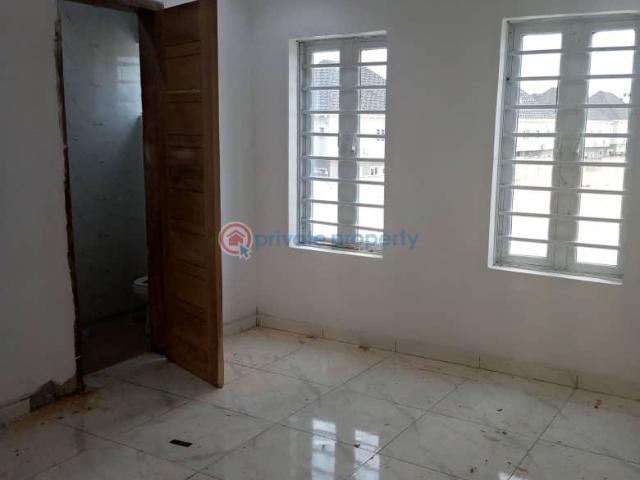 For rent: 1 bedroom Flat & Apartment Estate Jakande Lekki Lagos PID: 7PAZFG | Private Property Nigeria
