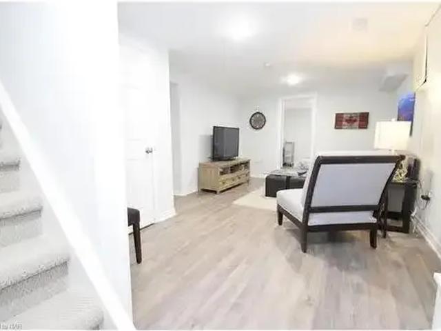 For Rent 1 Bedroom House St. Catharines ON DLS103958658