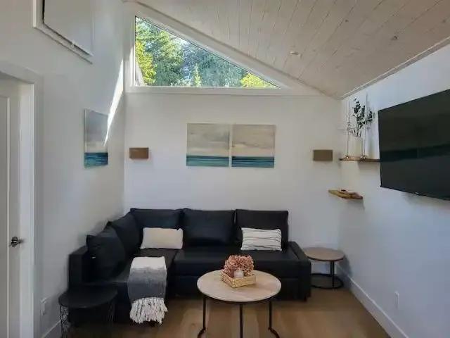 For Rent 1 Bedroom House Surrey BC DS104506969