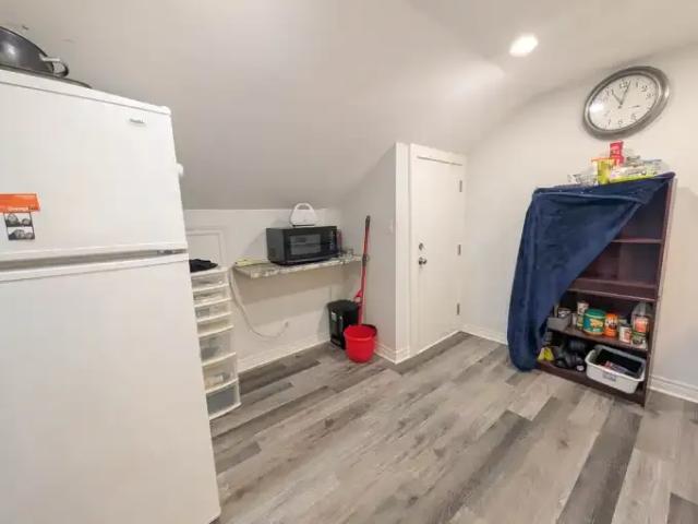 For Rent 1 Bedroom House Welland ON DLS104940383