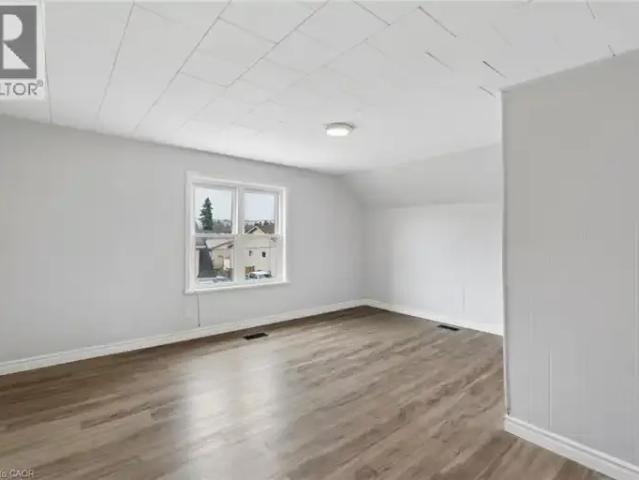 For Rent 1 Bedroom House Welland ON DS101948568