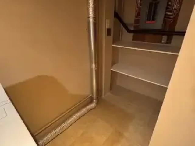 For Rent 1 Bedroom House Windsor ON DLS102204324