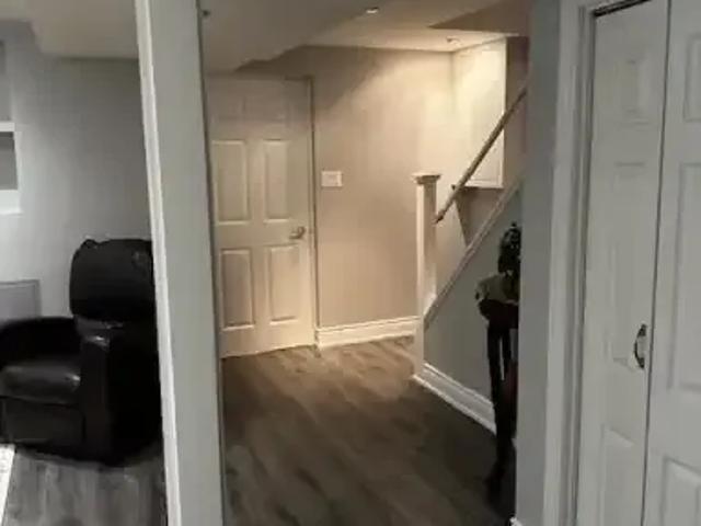For Rent 1 Bedroom House Vaughan ON DS104470892
