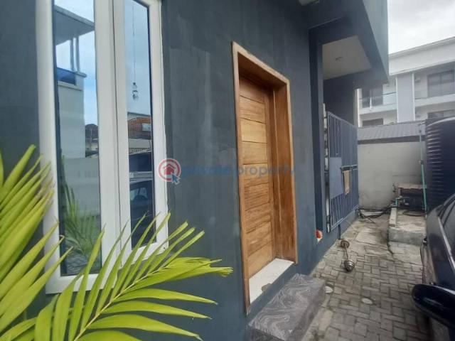 For rent: 1 bedroom Mini Flat Bera Estate, Chevron Drive, Lekki Lagos PID: 2PAXSN | Private Property Nigeria