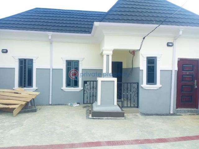 For rent: 1 bedroom Self Contain Nnpc Akala Express Ibadan Oyo PID: 4PBGHZ | Private Property Nigeria