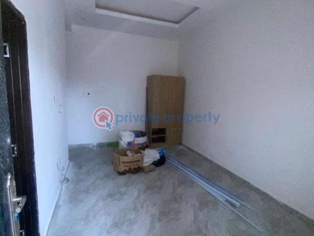 For rent: 1 bedroom Self Contain Jakande Lekki Lagos PID: 4PBBUW | Private Property Nigeria