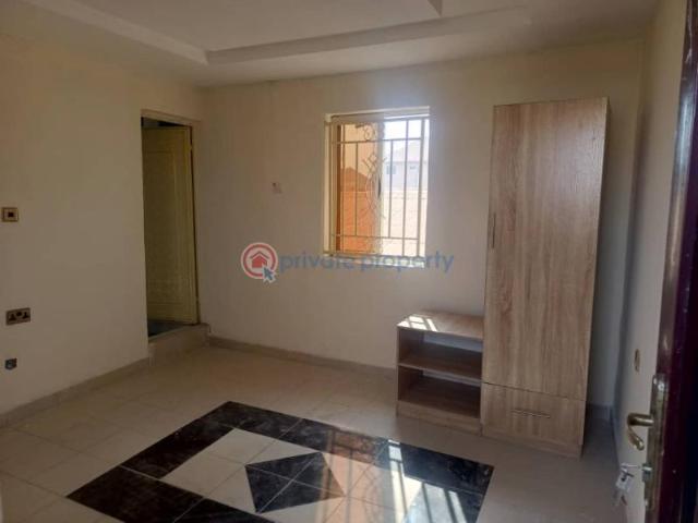 For rent: 1 bedroom Self Contain 24 Hours Light At Abbey Technical, Very Close To Taska Off Akala Express Way Oluyole Extension With Heavy Load Solar System A Room Self Con For Only Female Client Like Lead City Students, Corper, Single Working Class Rent 600k Dm For More Information Akala Express Ibadan Oyo PID: 0PCHXT | Private Property Nigeria