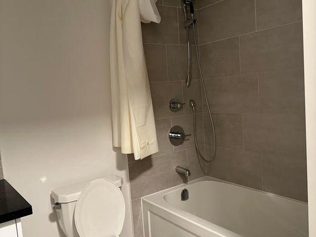For Rent 1 Bedroom Shared Living/roommate Mississauga ON DS97417623