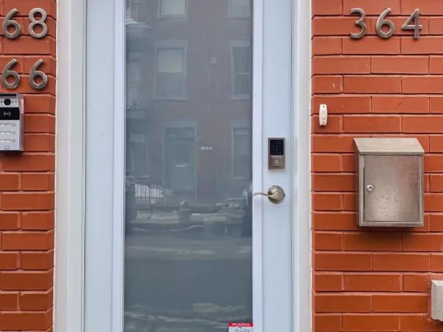 For Rent 1 Bedroom Shared Living/roommate Montréal Montréal DLS99497003