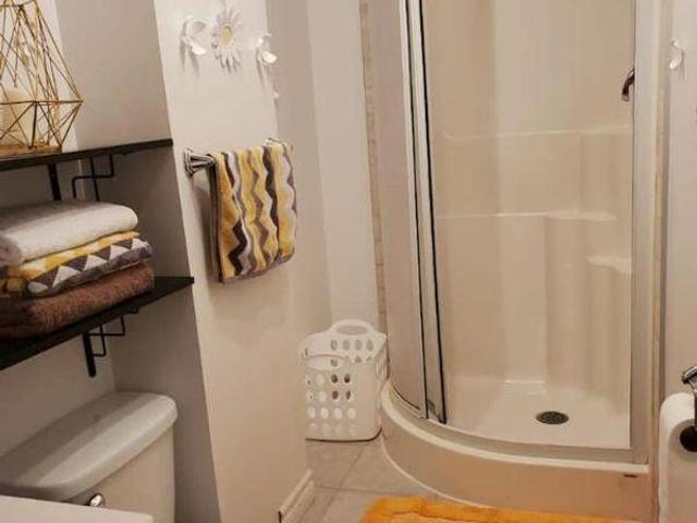 For Rent 1 Bedroom Shared Living/roommate Montréal QC DS97419787